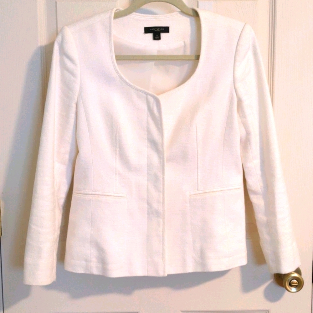 Gorgeous White Ann Taylor Blazer/Jacket